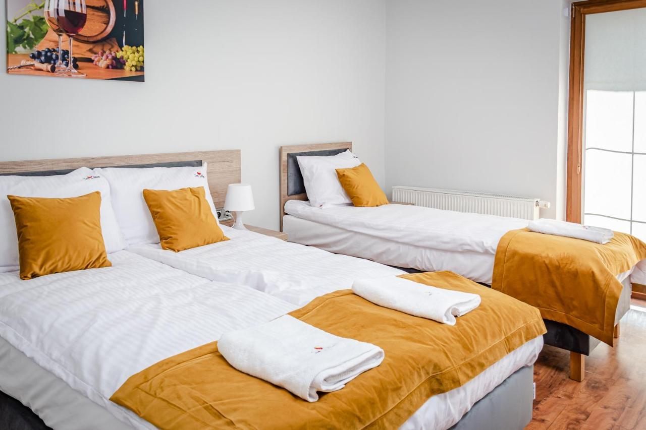Sun & Wine Hotel Поберово Екстериор снимка