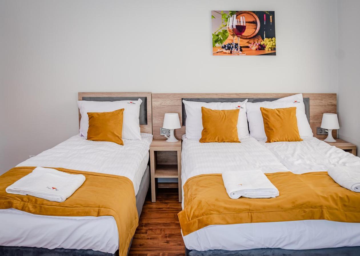 Sun & Wine Hotel Поберово Екстериор снимка