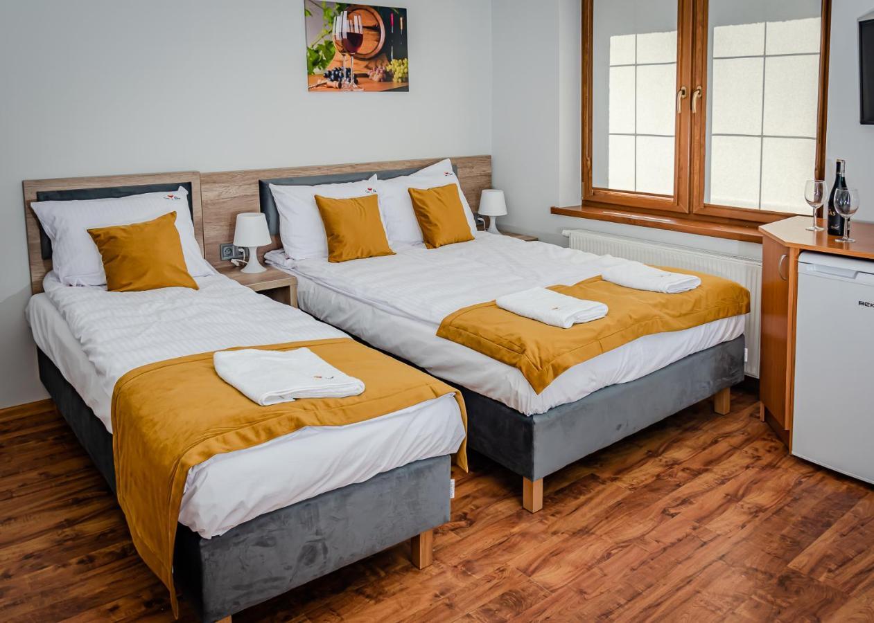 Sun & Wine Hotel Поберово Екстериор снимка