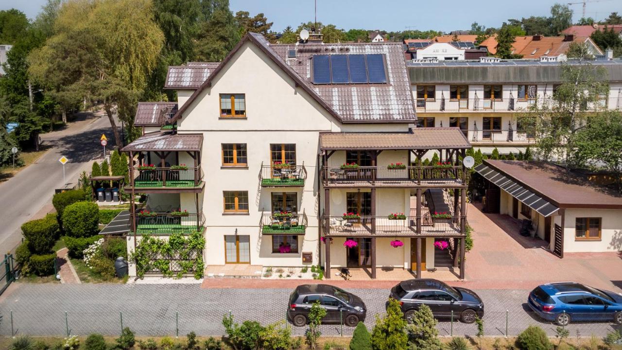 Sun & Wine Hotel Поберово Екстериор снимка